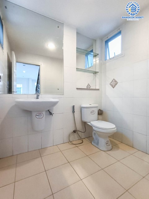 *****บ้านเดี่ยวมือสองย่านนนทบุรี ม.สราญสิริ ราชพฤกษ์-แจ้งวัฒนะ เนื้อที่กว้างขวางมากถึง 56.30 ตร.ว. ฟังก์ชัน 3 ห้องนอน 3 ห้องน้ำ ที่จอดรถ 2 คัน บ้านสไตล์โมเดิร์น ฟรี! เครื่องปรับอากาศ พร้อมเข้าอยู่ บนทำเลแห่งการเดินทาง เชื่อมต่อถนนราชพฤกษ์, ถนนชัยพฤกษ์, ติวานนท์ ใกล้รถไฟฟ้าสายสีม่วง "สถานีท่าอิฐ"